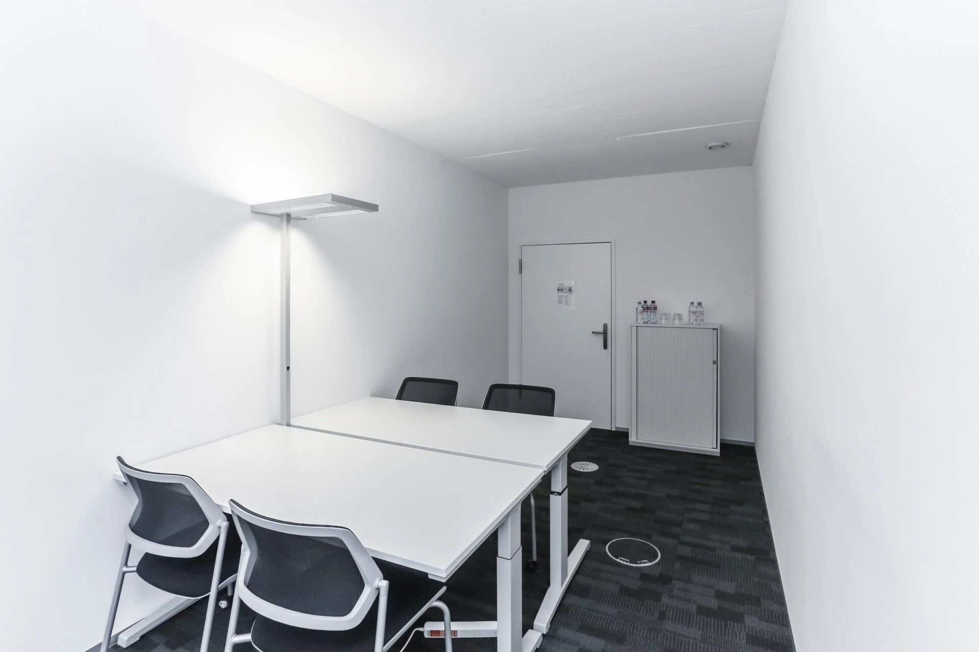 Small meeting room for 4 